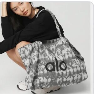 ALO Yoga Black and Gray Patterned Tote new with tags in original wrapping